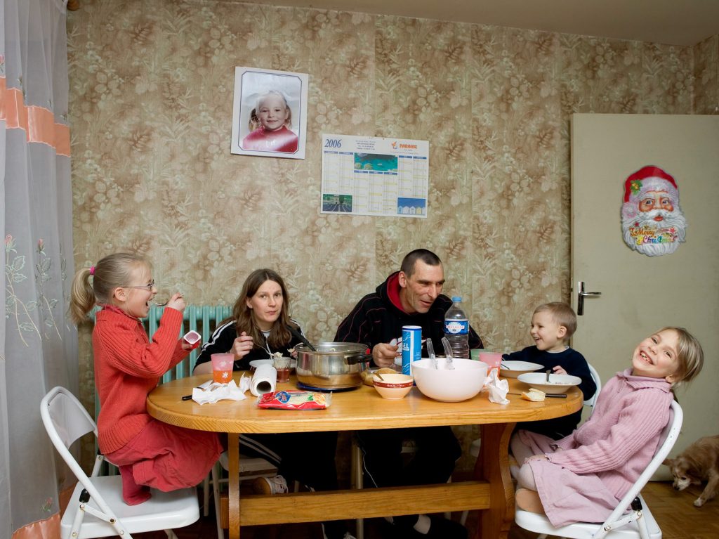 Exposition de <em>La Table de l’ordinaire</em> de Stéphanie Lacombe à la médiathèque Marguerite Duras 